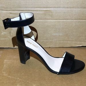 Nine West Nora black leather 8.5 heeled sandals